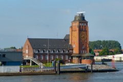 Frachtschiffreise-Elbe-aufwaerts-bild15
