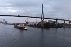 Frachtschiffsreise-Hamburg-Hafen-am-Abend-bild03