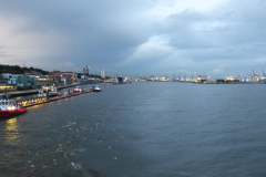 Frachtschiffsreise-Hamburg-Hafen-am-Abend-bild11